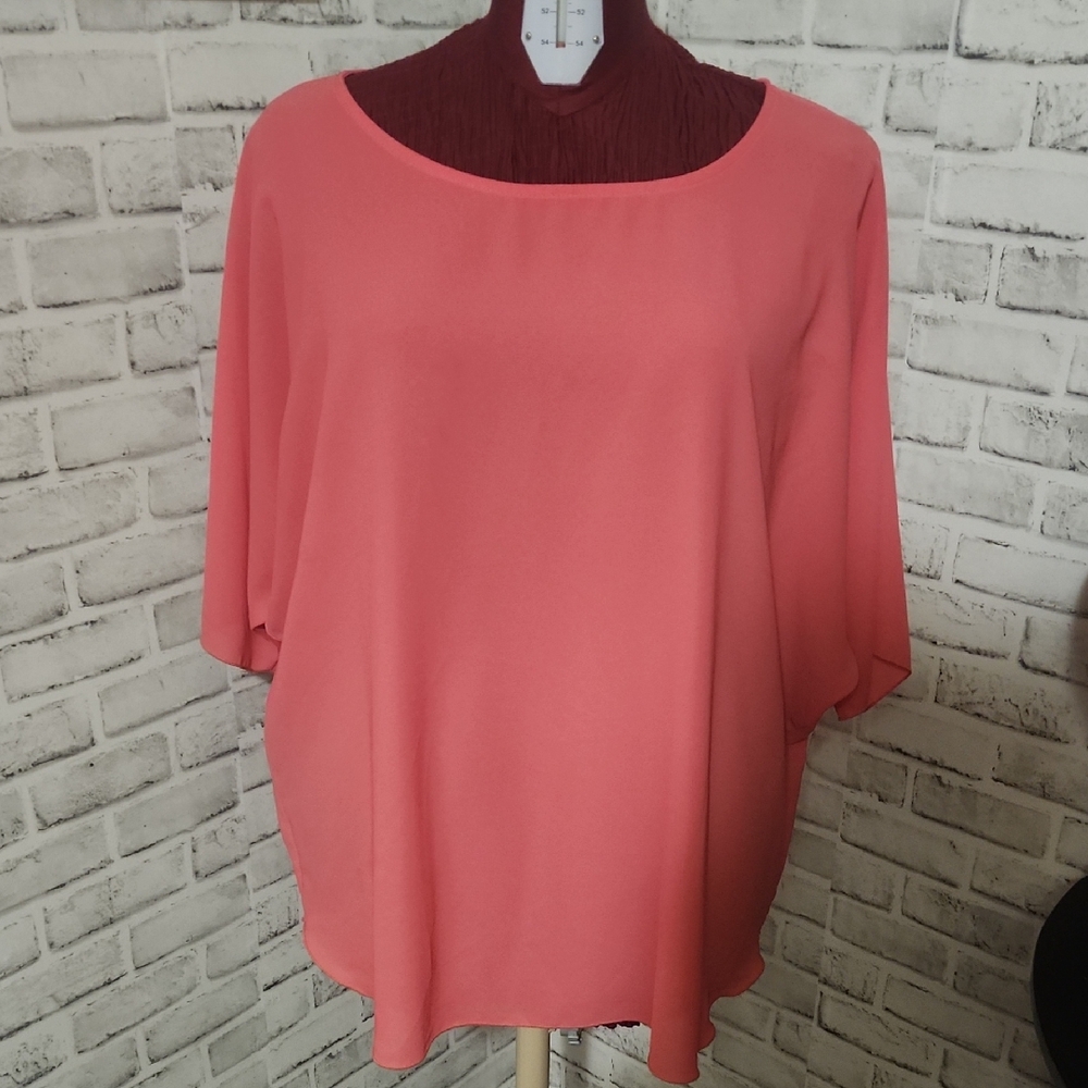 R Rouge SZ 2X Coral Batwing Blouse